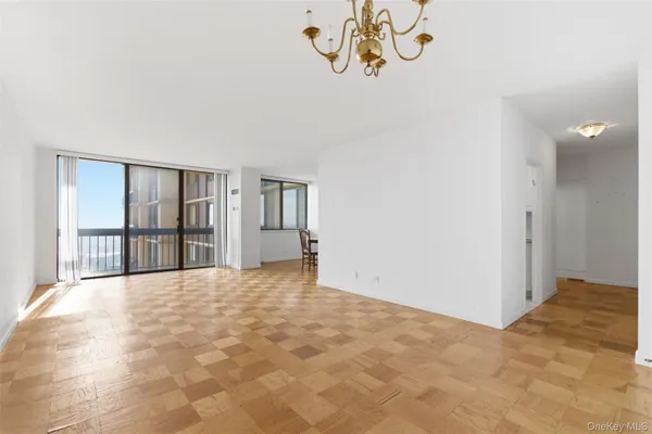 $450,000 | 27110 Grand Central Parkway, Unit 26A | Floral Park