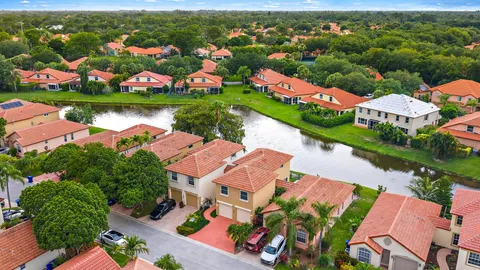 $400,000 | 1088 Via Jardin, Palm Beach Gardens, FL 33418