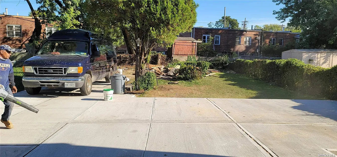 193-42 Williamson Avenue Queens, NY 11413 - Photo 28 of 28