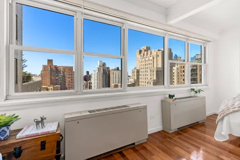 $765,000 | 101 West 12th Street, Unit 15A | West Village