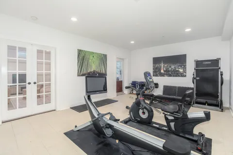 Contact Agent | 5601 Vernon Place, Bethesda, MD 20817