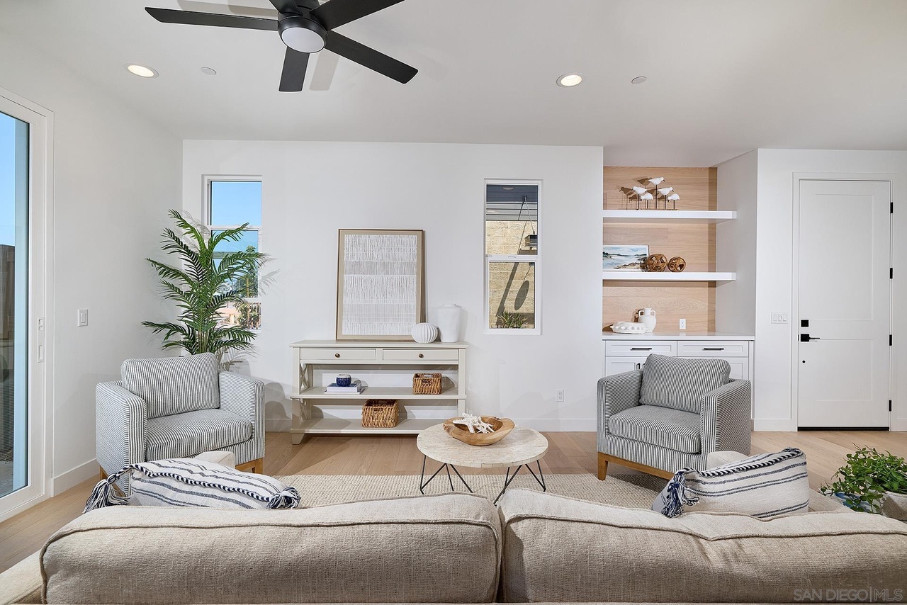 561 North Vulcan Avenue Encinitas, CA 92024 - Photo 7 of 35