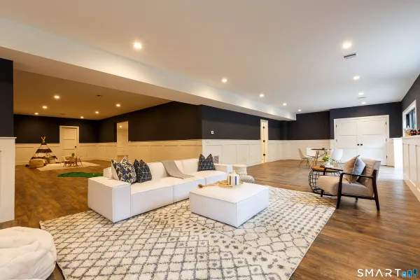 $6,395,000 | 729 Smith Ridge Road, New Canaan, CT 06840