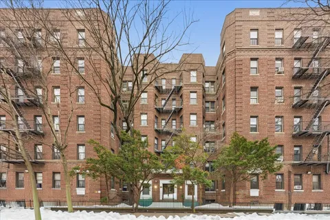 $365,000 | 385 Argyle Road, Unit 4A | Ditmas Park