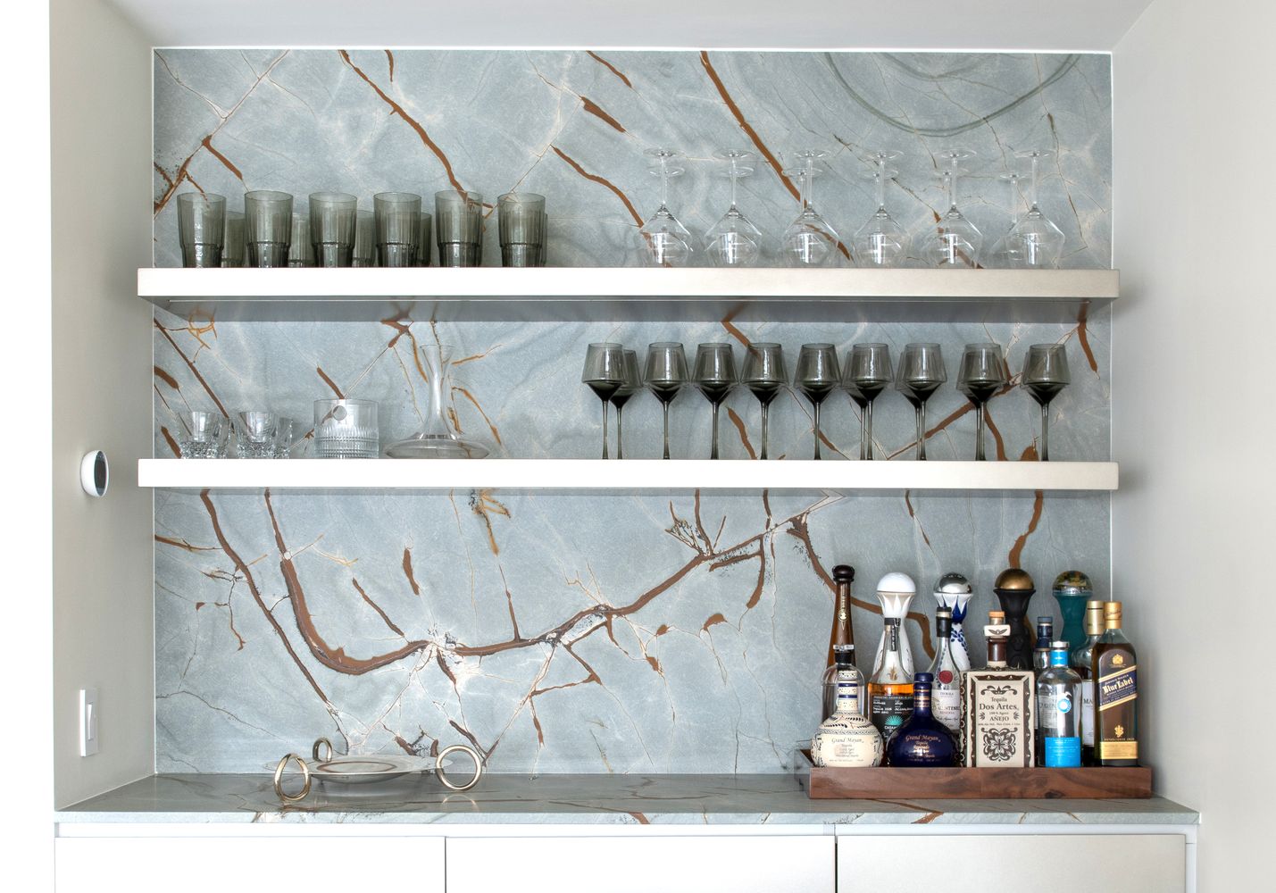 650 Park Avenue, Unit 9B Manhattan, NY 10065 - Photo 3 of 14 a view of a living room