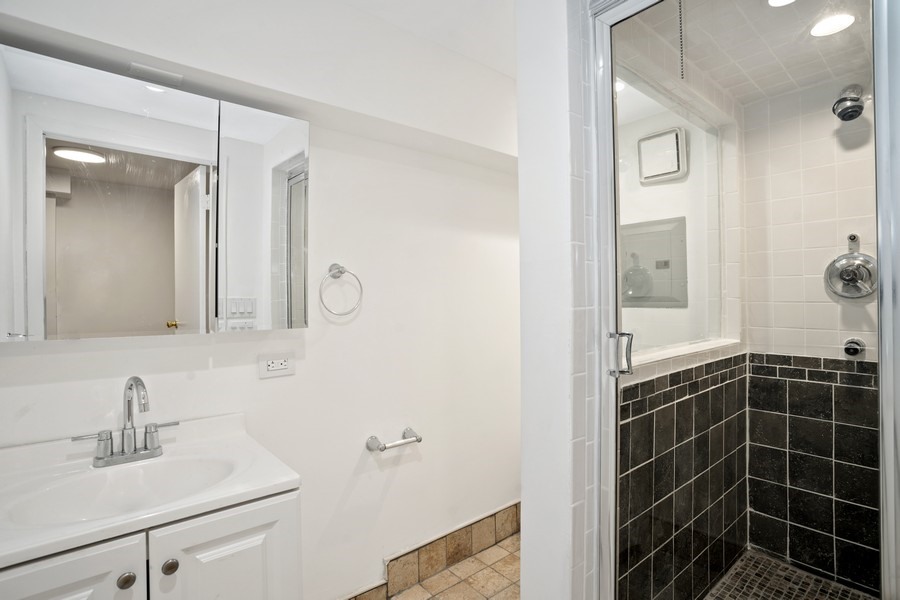 10 Benson Place, Unit 1A Manhattan, NY 10013 - Photo 8 of 11