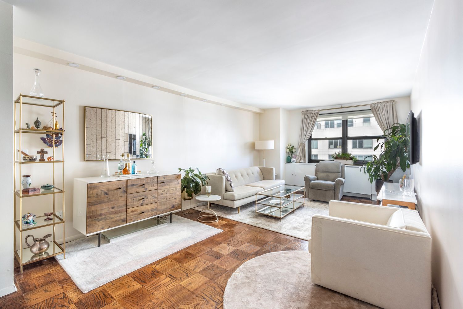 $1,100,000 | 200 East 24th Street, Unit 1703 | Kips Bay