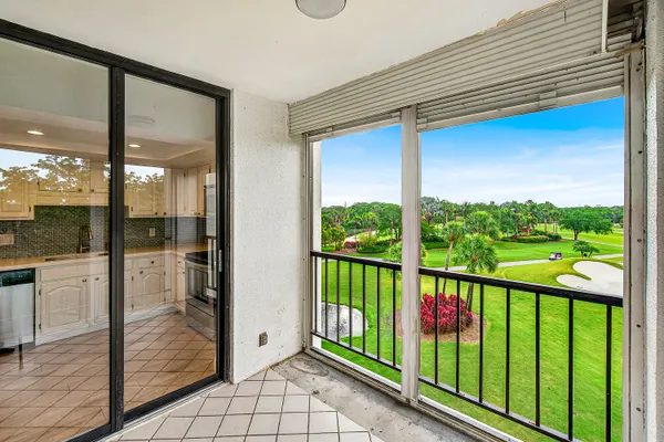 a view of a large window with an outdoor space