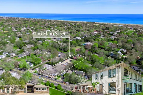 $19,000,000 | 136 Main Street, Amagansett, NY 11930