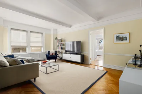 $1,630,000 | 515 West End Avenue, Unit 8A | Upper West Side