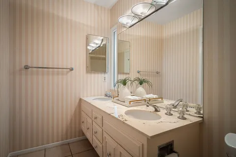$2,499,000 | 2521 La Condesa Drive, Los Angeles, CA 90049