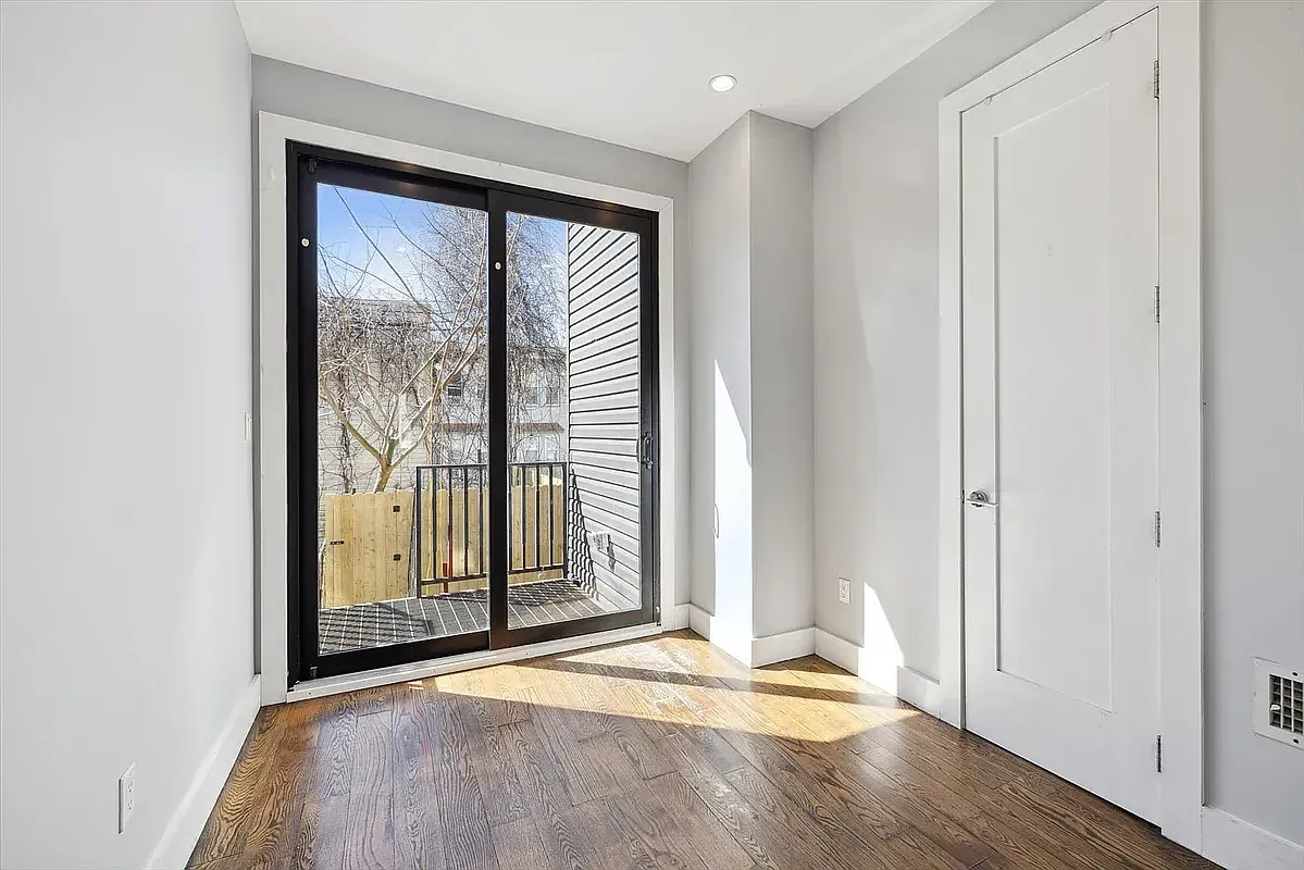 $2,998 | 5-80 Fairview Avenue, Unit 1L | Ridgewood