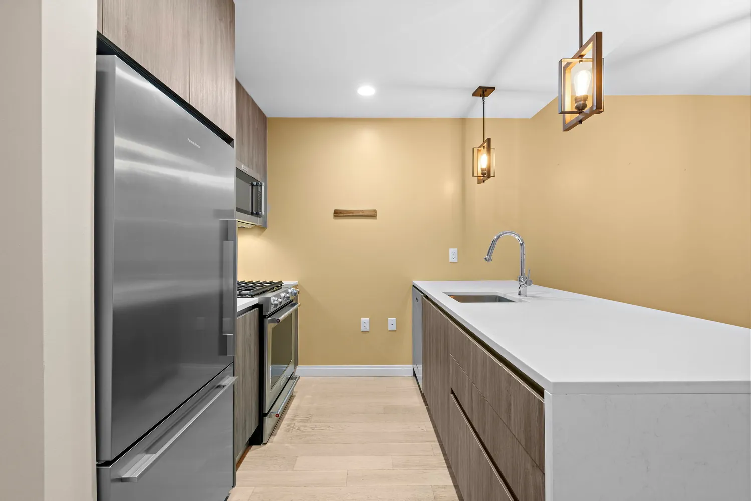 $700,000 | 160 1st Street, Unit 810, Jersey City, NJ 07302