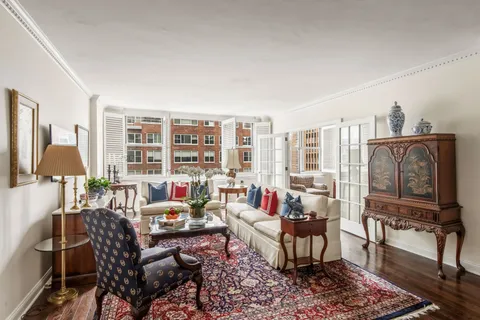 $625,000 | 175 East 62nd Street, Unit 14B | Lenox Hill