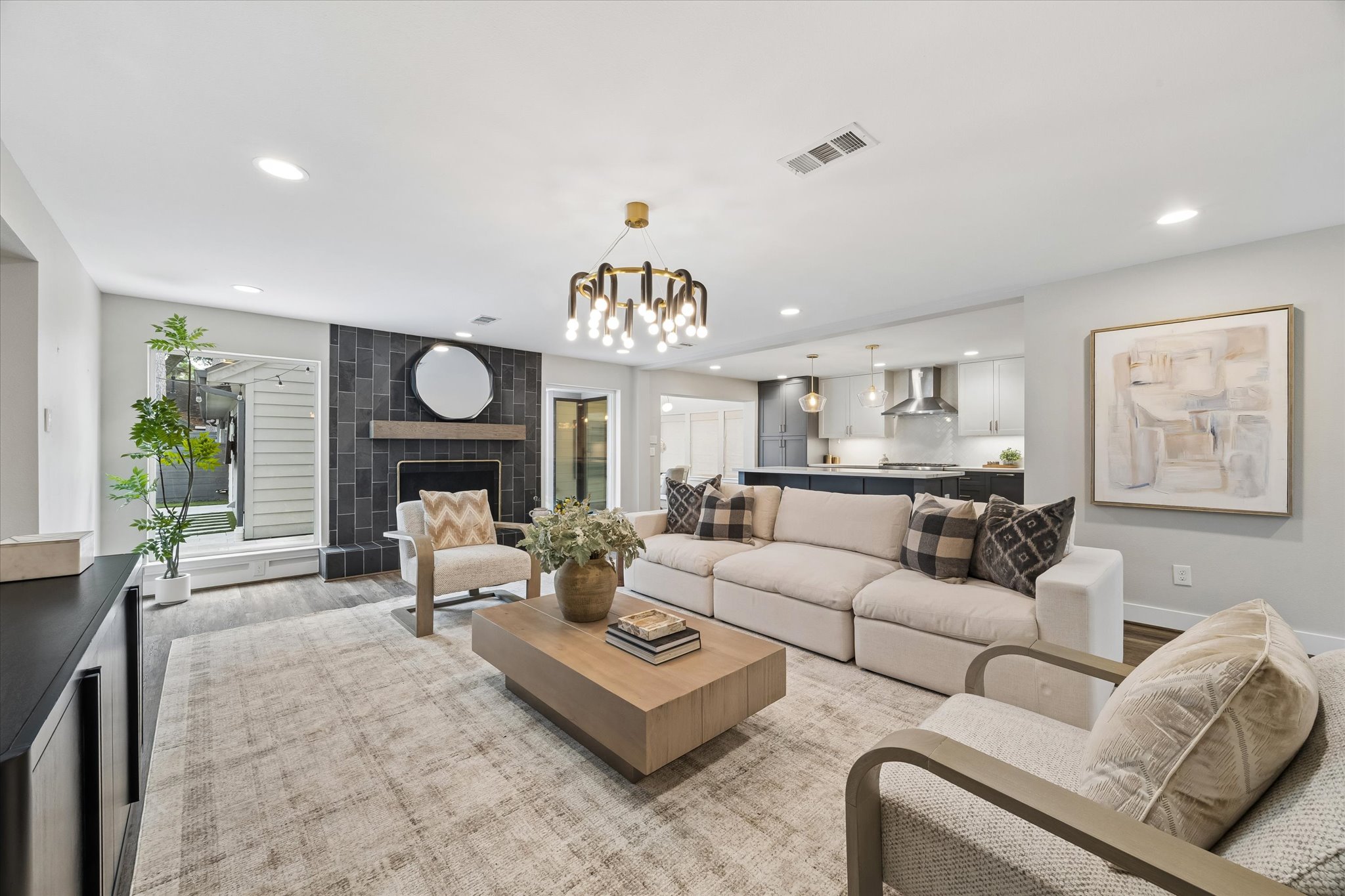 1139 Richelieu Lane Houston, TX 77018 - Photo 8 of 38 Gallery Image 8