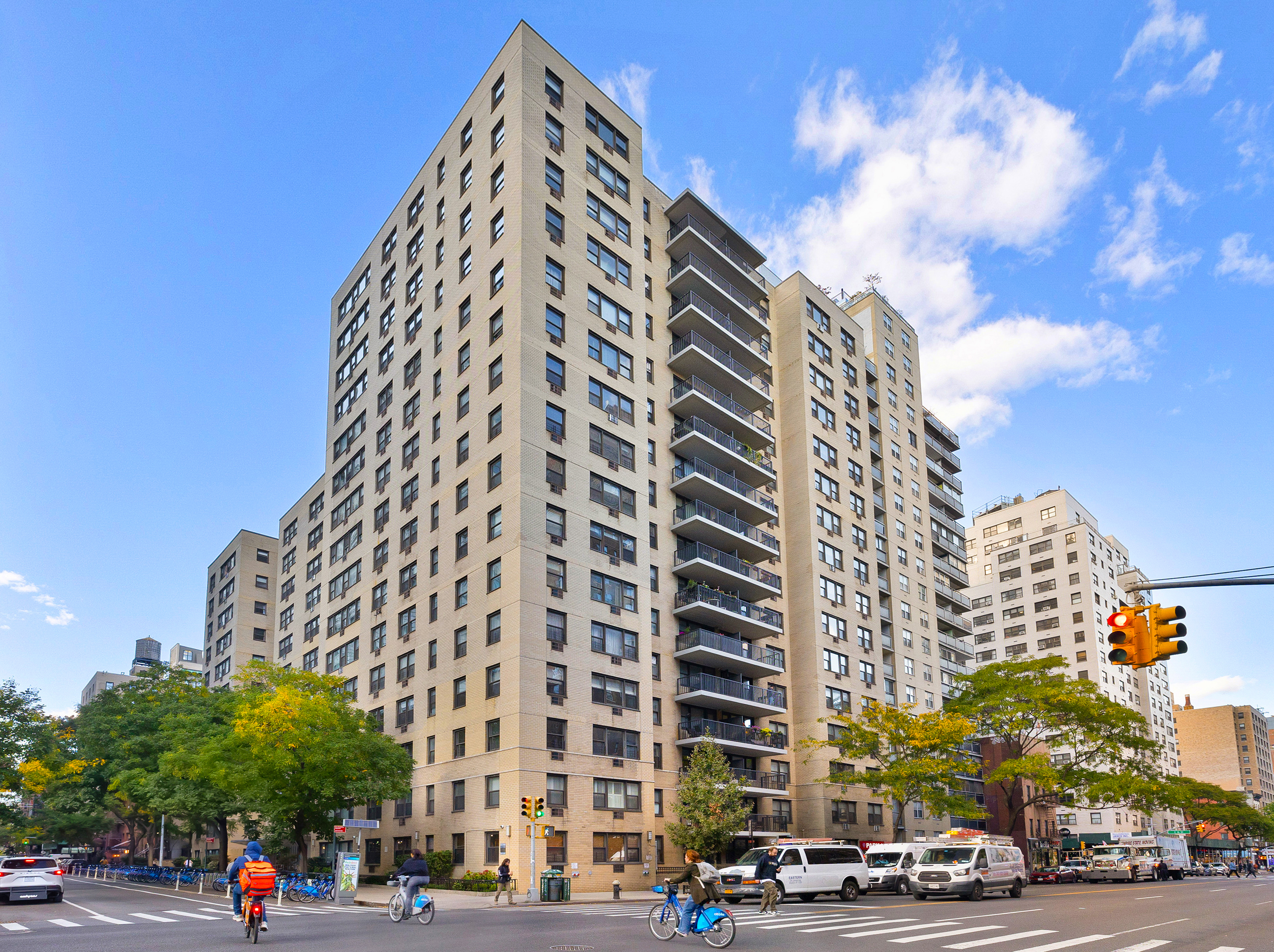 145 East 15th Street, Unit 7C Manhattan, NY 10003 - Photo 9 of 10 a city view with tall buildings
