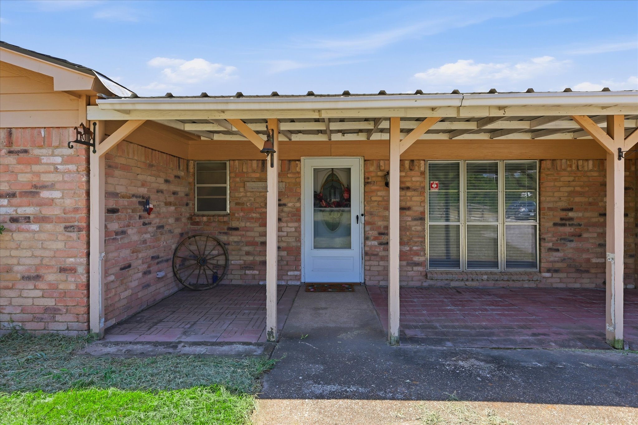 892 Highland Circle Springtown, TX 76082 - Photo 7 of 36 Gallery Image 7