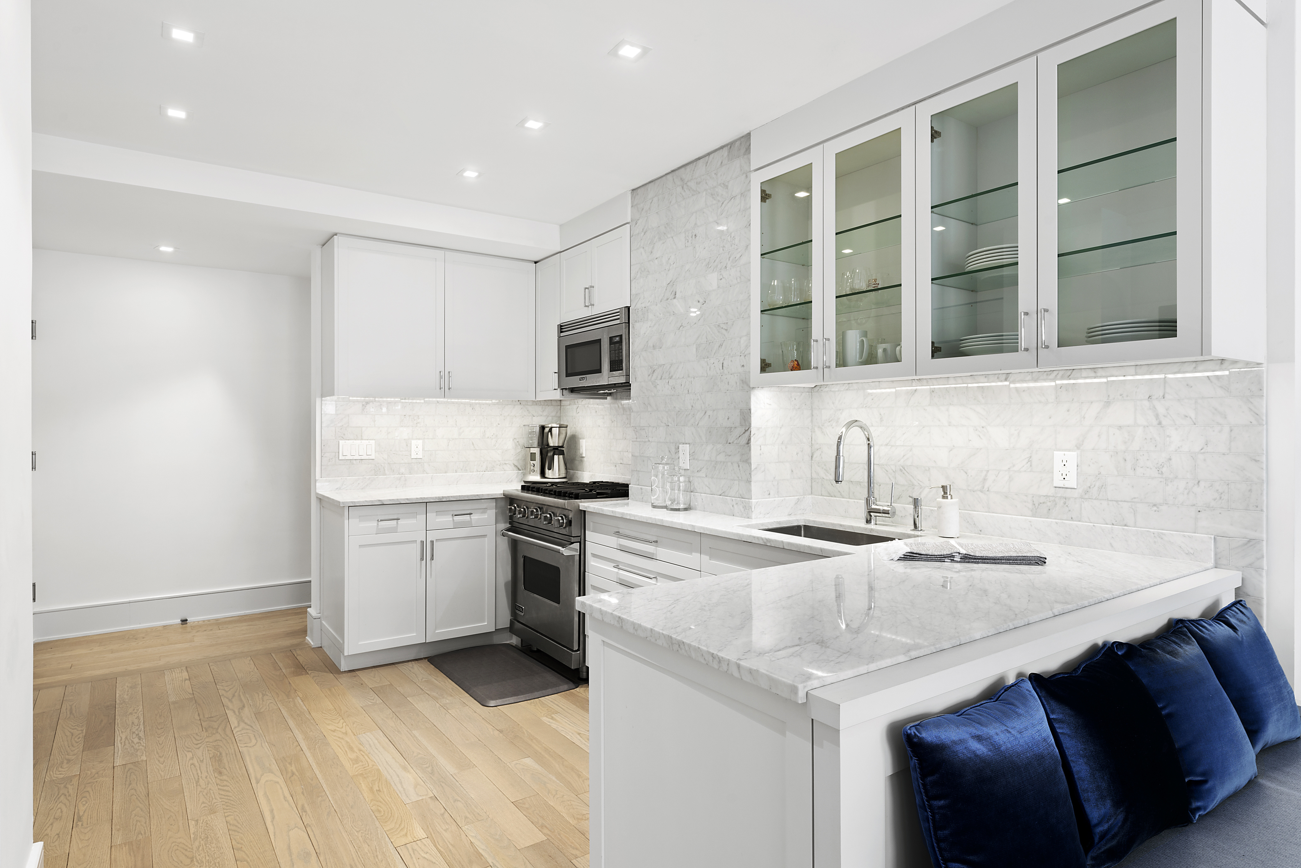 40 West 72nd Street, Unit 121 Manhattan, NY 10023 - Photo 3 of 21