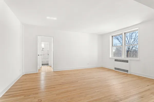 $200,000 | 5610 Netherland Avenue, Unit 4B | North Riverdale