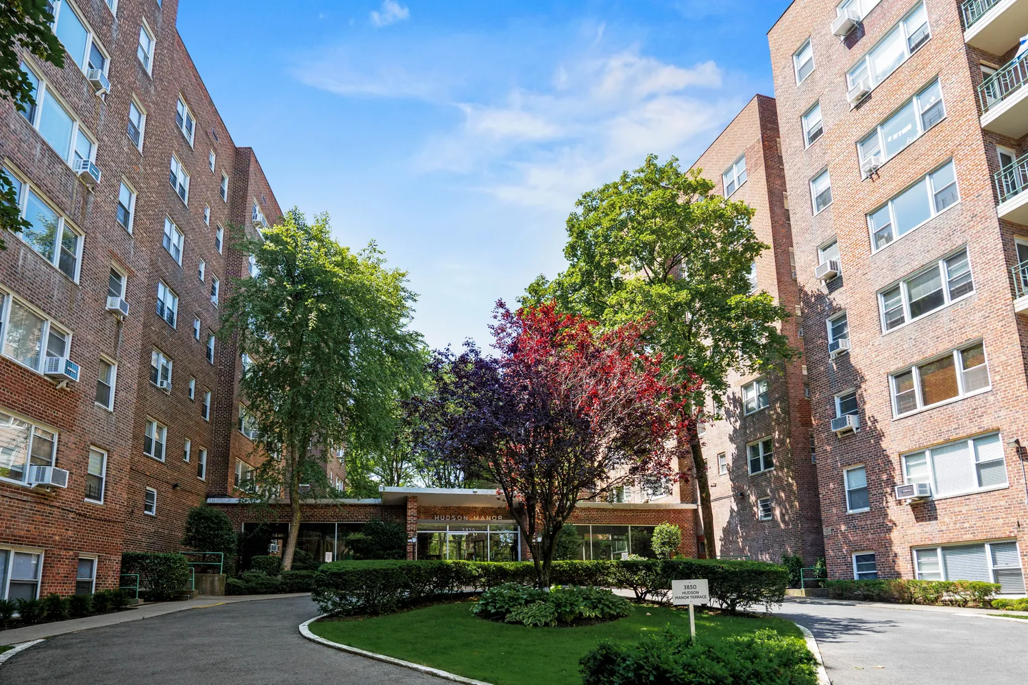 $359,000 | 3850 Hudson Manor Terrace, Unit 6DE | Riverdale