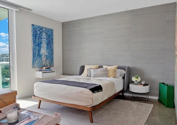 $3,900,000 | 10 Venetian Way, Unit 804, Miami Beach, FL 33139