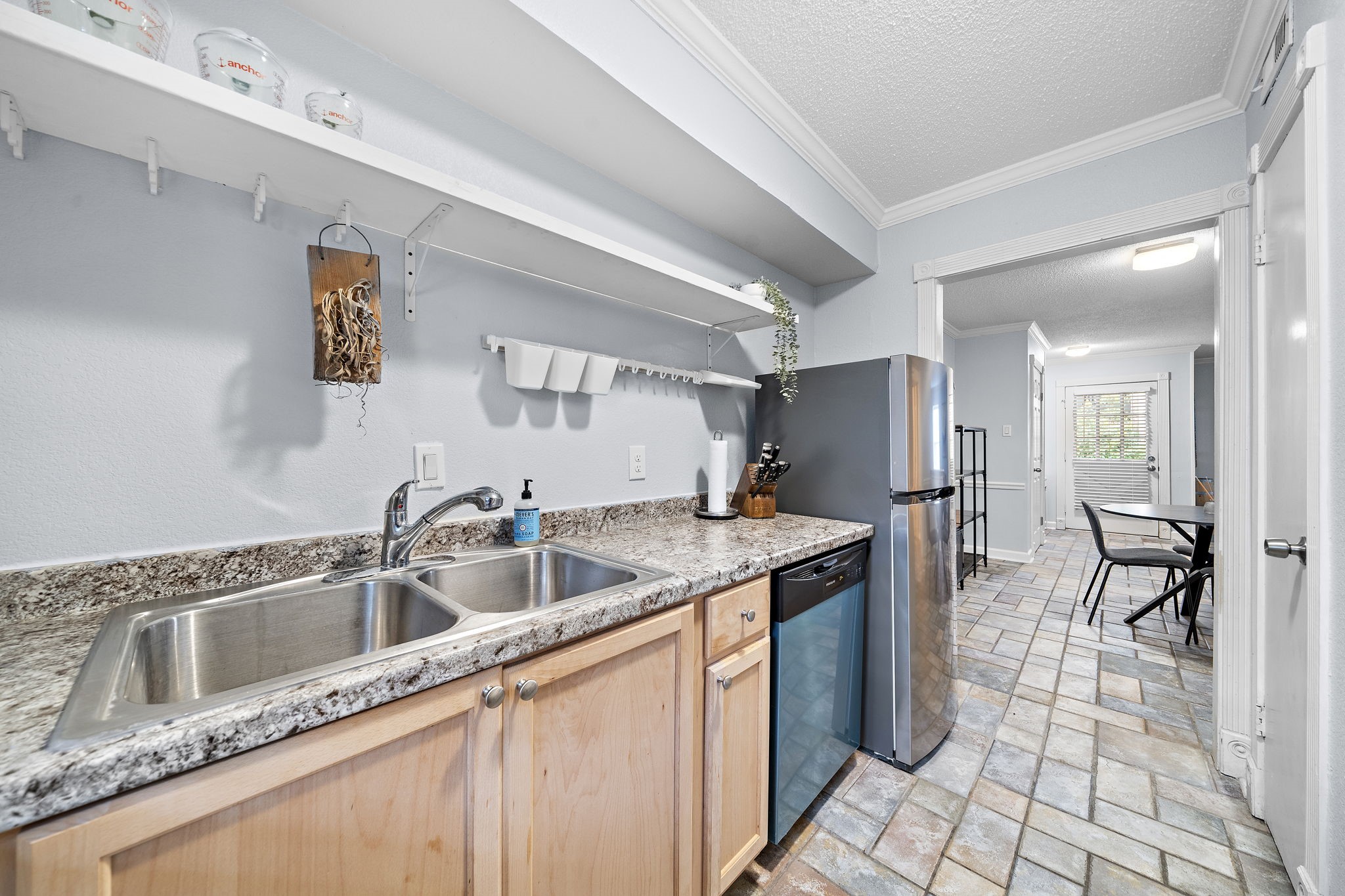 8289 Kingsbrook Road, Unit 173 Houston, TX 77024 - Photo 9 of 20 Gallery Image 9