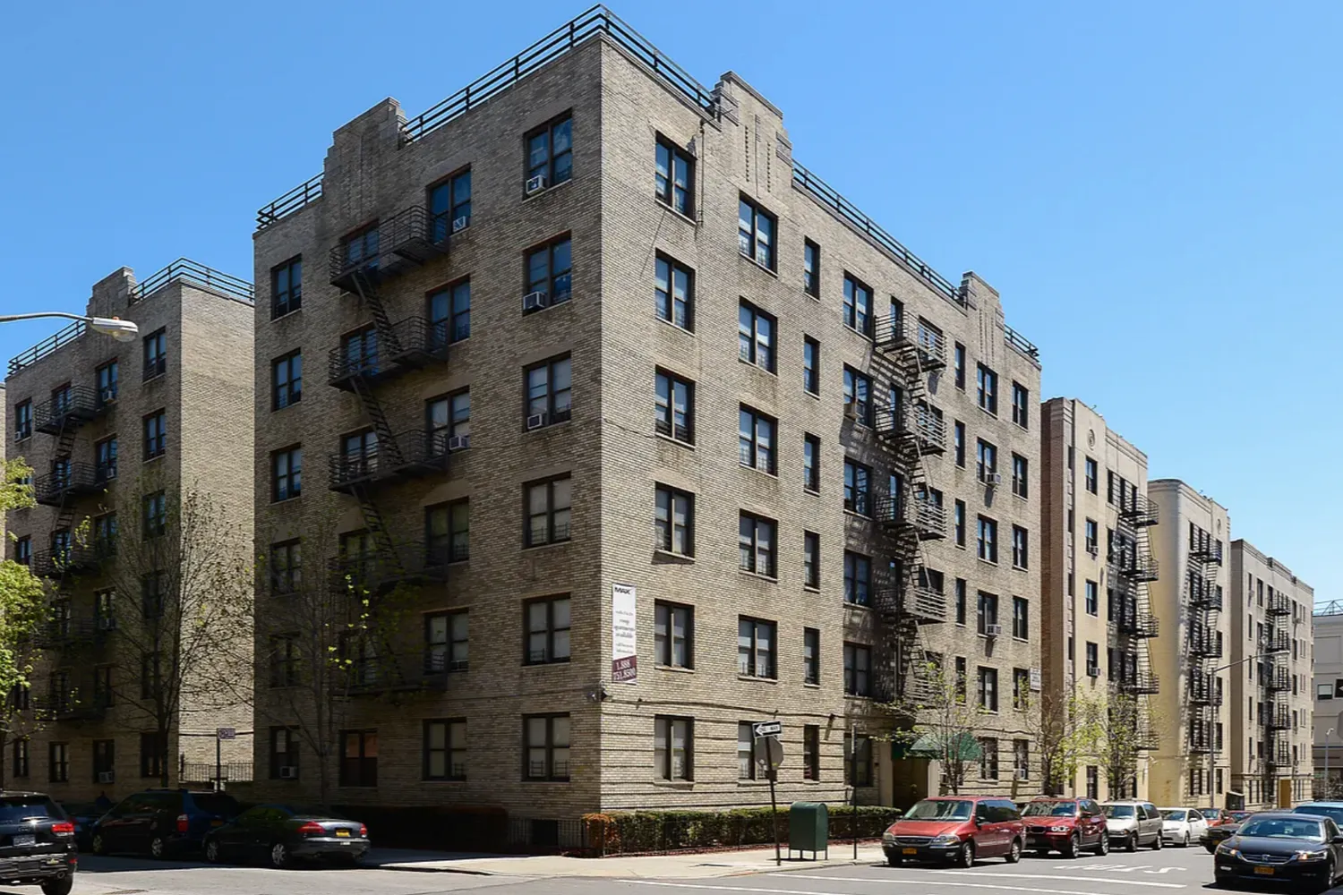 $325,000 | 55 East 190th Street, Unit 59 | Fordham Manor