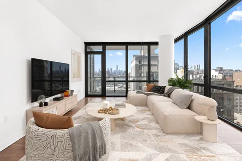 $2,500,000 | 101 West 24th Street, Unit 15B | Chelsea