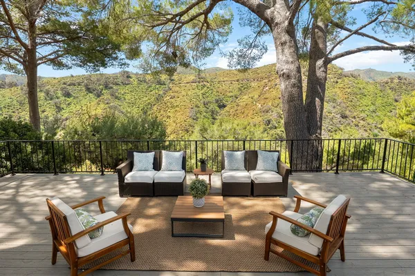 $2,499,000 | 2521 La Condesa Drive, Los Angeles, CA 90049