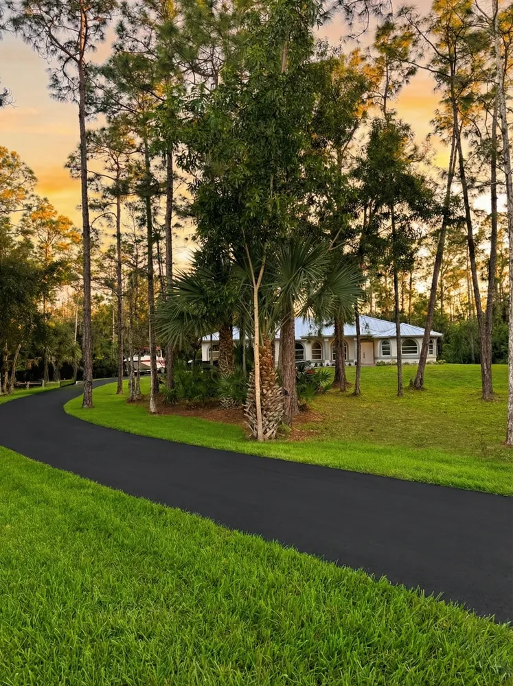 $799,000 | 440 33rd Avenue Northeast, Naples, FL 34120