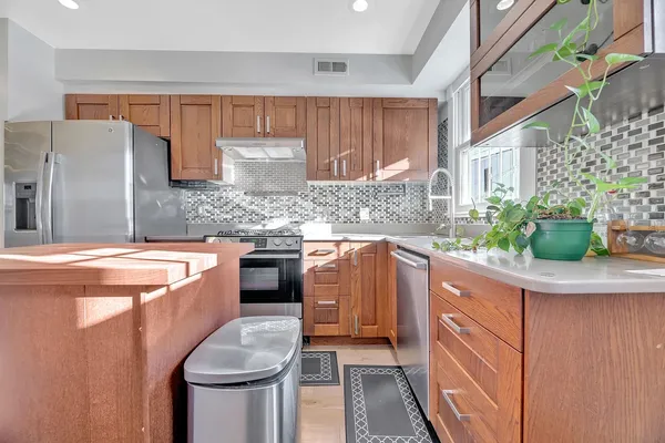 $3,000 | 639 20th Street Northeast, Washington, DC 20002
