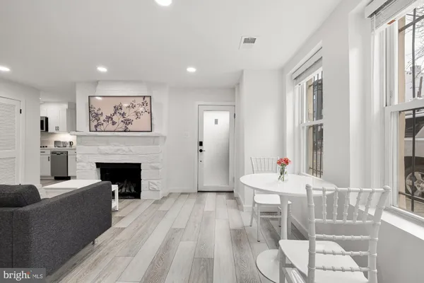 $2,175 | 1821 19th Street Northwest, Unit 2, Washington, DC 20009