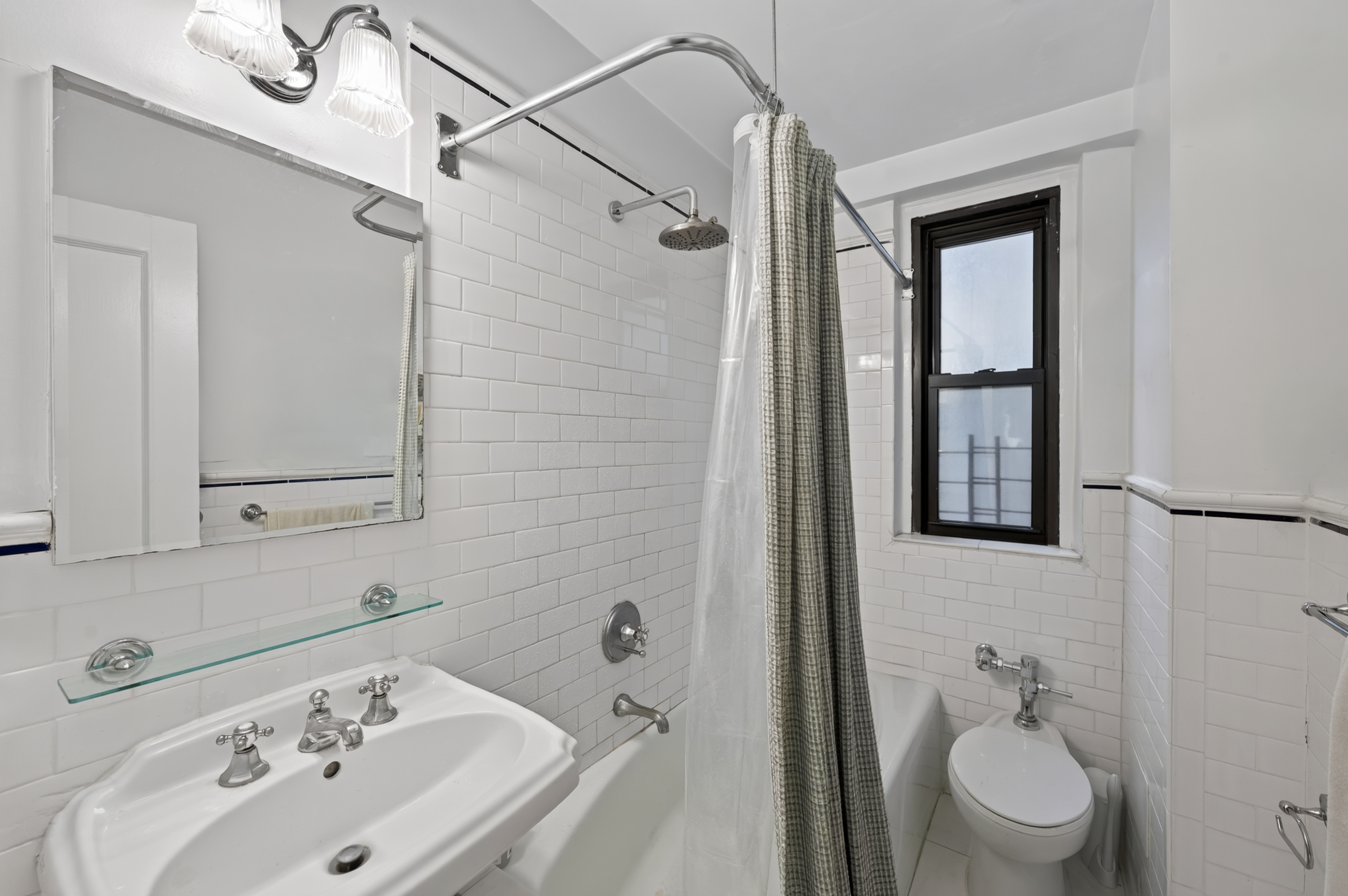 235 West End Avenue, Unit 5C Manhattan, NY 10023 - Photo 7 of 13 Gallery Image 7