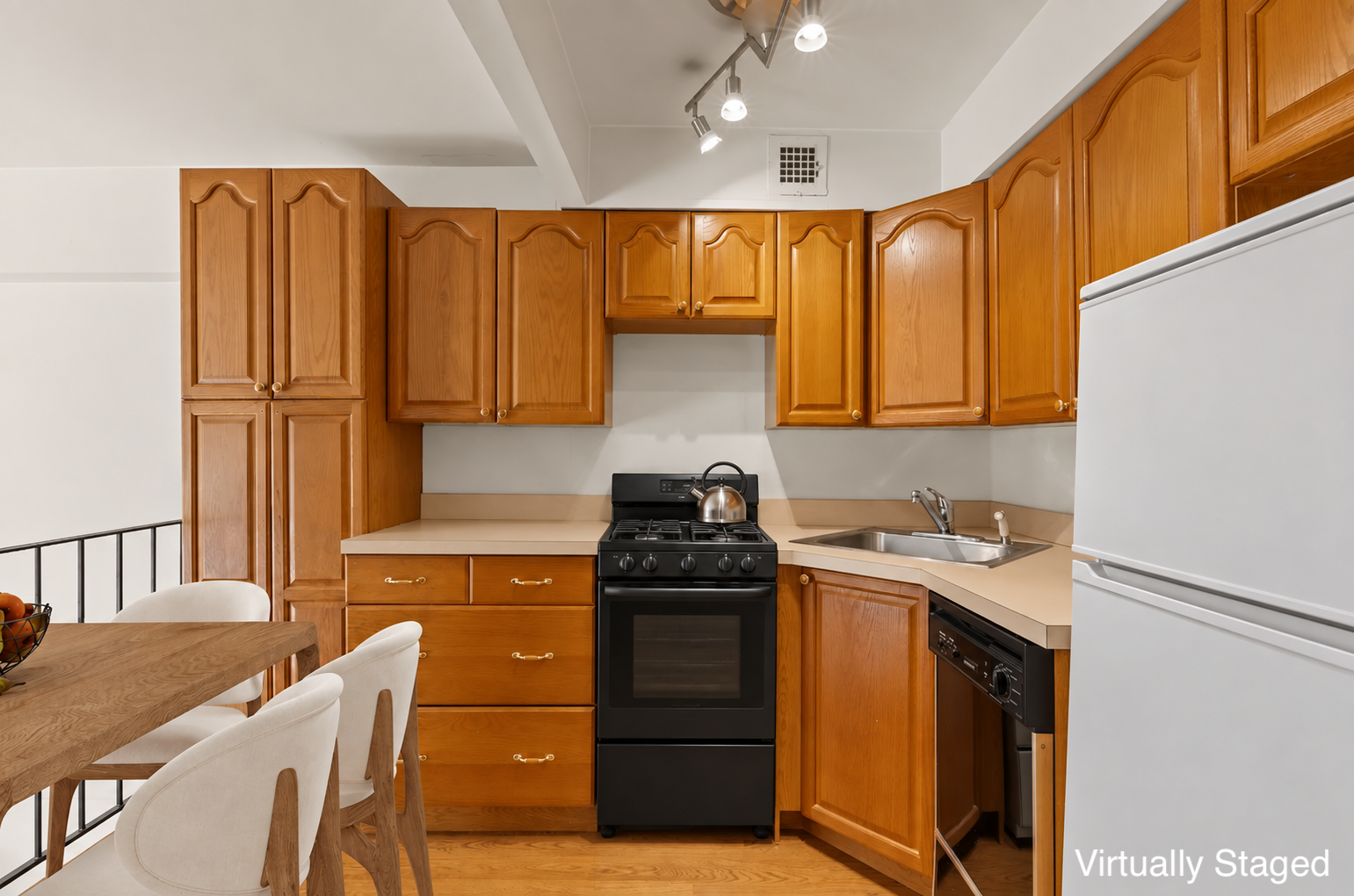 211 Thompson Street, Unit 2F Manhattan, NY 10012 - Photo 4 of 7 Gallery Image 4