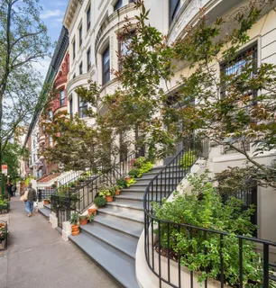 $895,000 | 134 West 80th Street, Unit PARLOR | Upper West Side