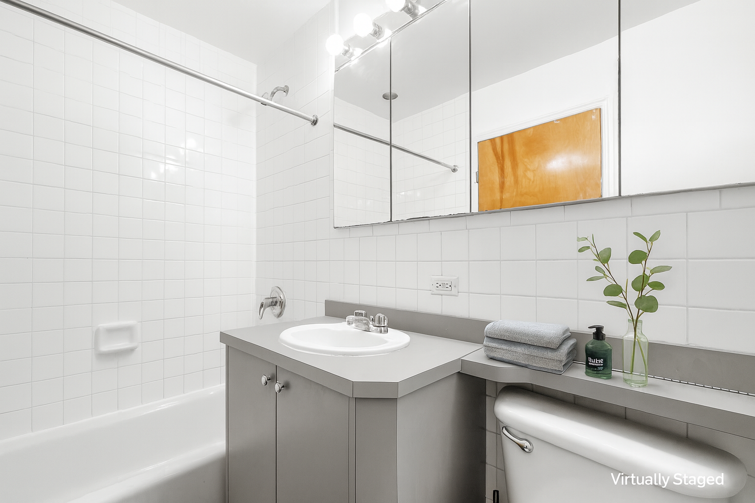 325 3rd Street, Unit 2A Brooklyn, NY 11215 - Photo 10 of 13 a bathroom with a sink and a bathtub