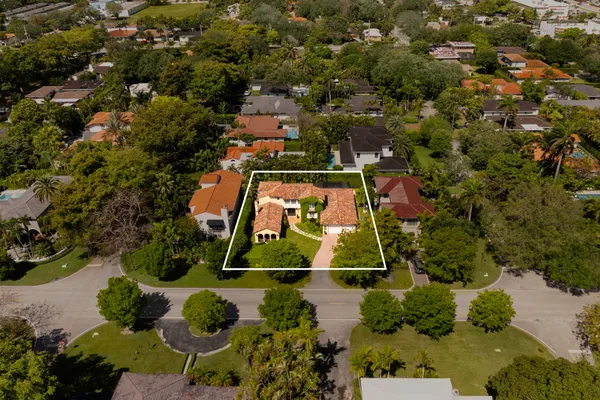 $3,200,000 | 4206 Alhambra Circle, Miami, FL 33146