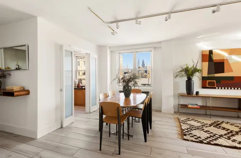 $1,950,000 | 142 East 16th Street, Unit 22B | Gramercy