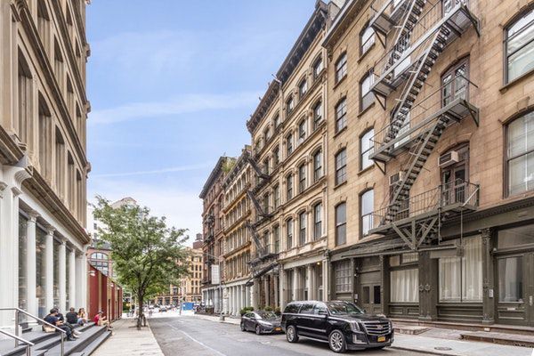106 Franklin Street, Unit PH Manhattan, NY 10013 - Photo 12 of 13 a building view