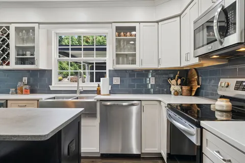 $725,000 | 220 Foxburg Drive, Pittsburgh, PA 15205