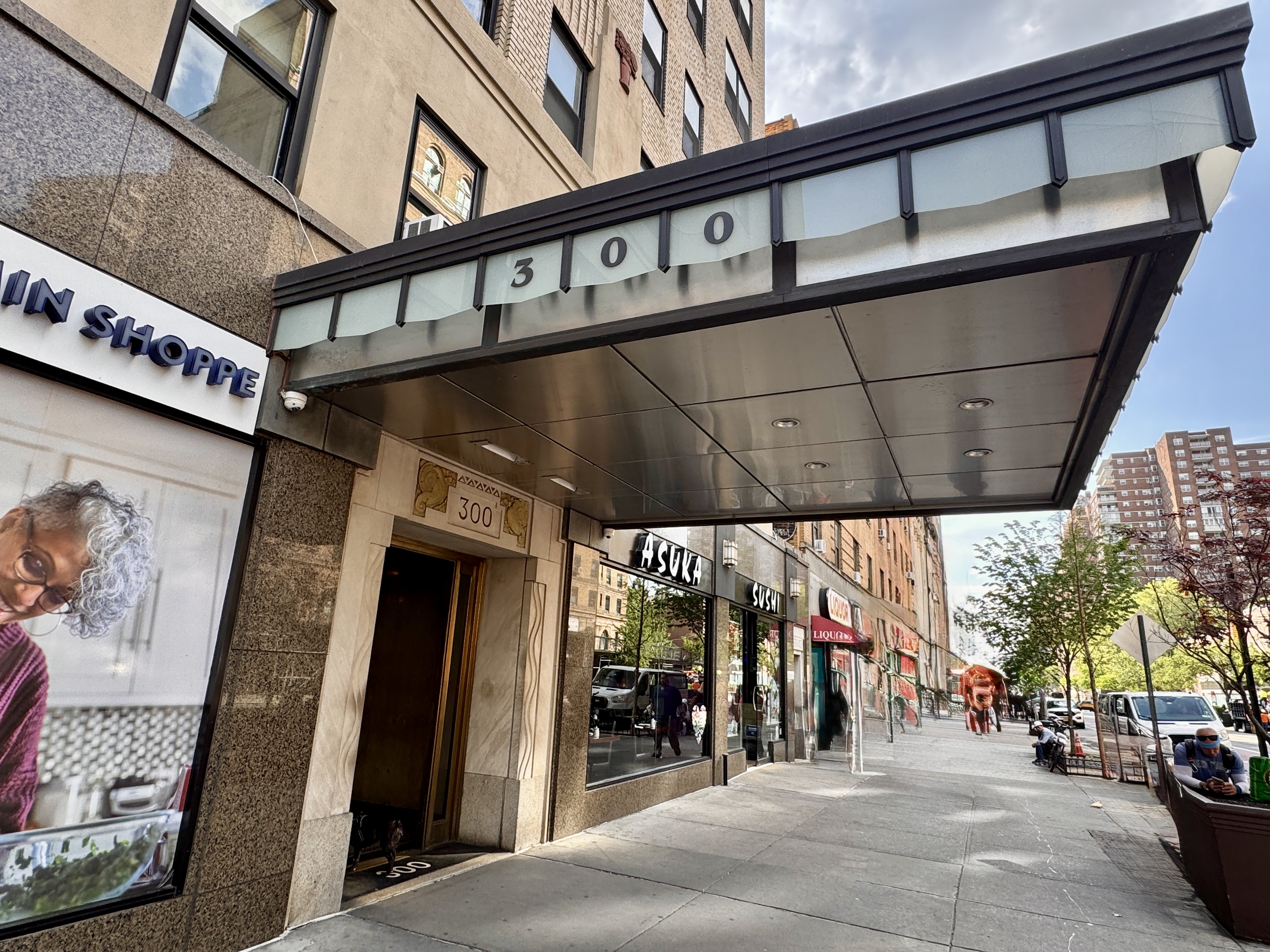 300 West 23rd Street, Unit 12A Manhattan, NY 10011 - Photo 6 of 11 a view of a building with a window