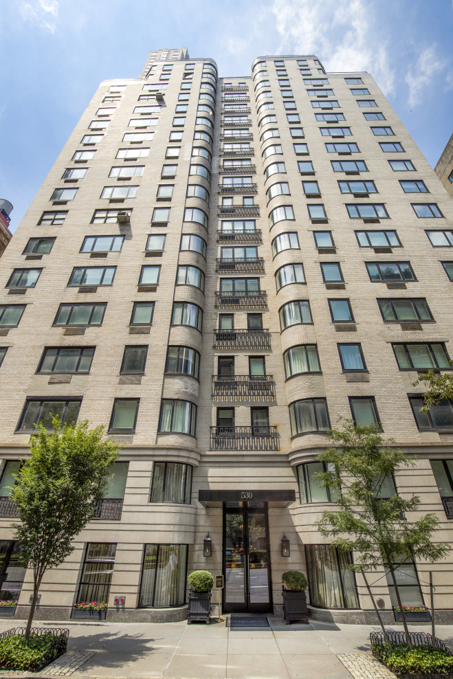 530 Park Avenue, Unit 2F Manhattan, NY 10065 - Photo 18 of 19 a front view of a building