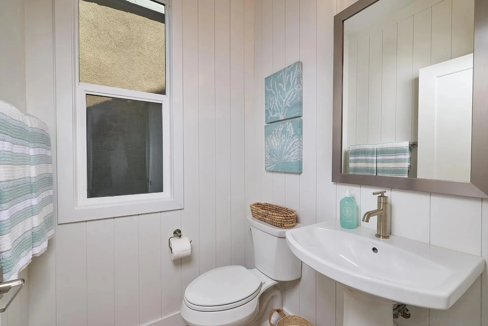 567 North Vulcan Avenue Encinitas, CA 92024 - Photo 13 of 49