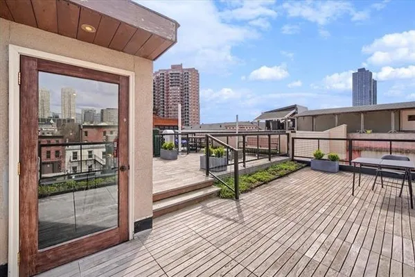 $515,000 | 86 Essex Street, Unit 2C, Jersey City, NJ 07302