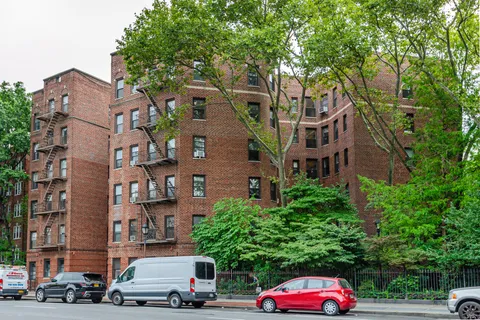 $2,395,000 | 290 6th Avenue, Unit 2KL | Greenwich Village