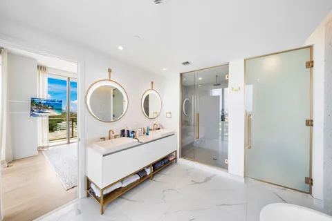 $4,250,000 | 2678 Tigertail Avenue, Unit 1702, Miami, FL 33133