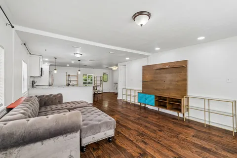 $330,000 | 1202 East Annie Street, Tampa, FL 33612