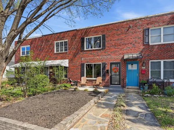 $795,000 | 625 North Alfred Street, Alexandria, VA 22314