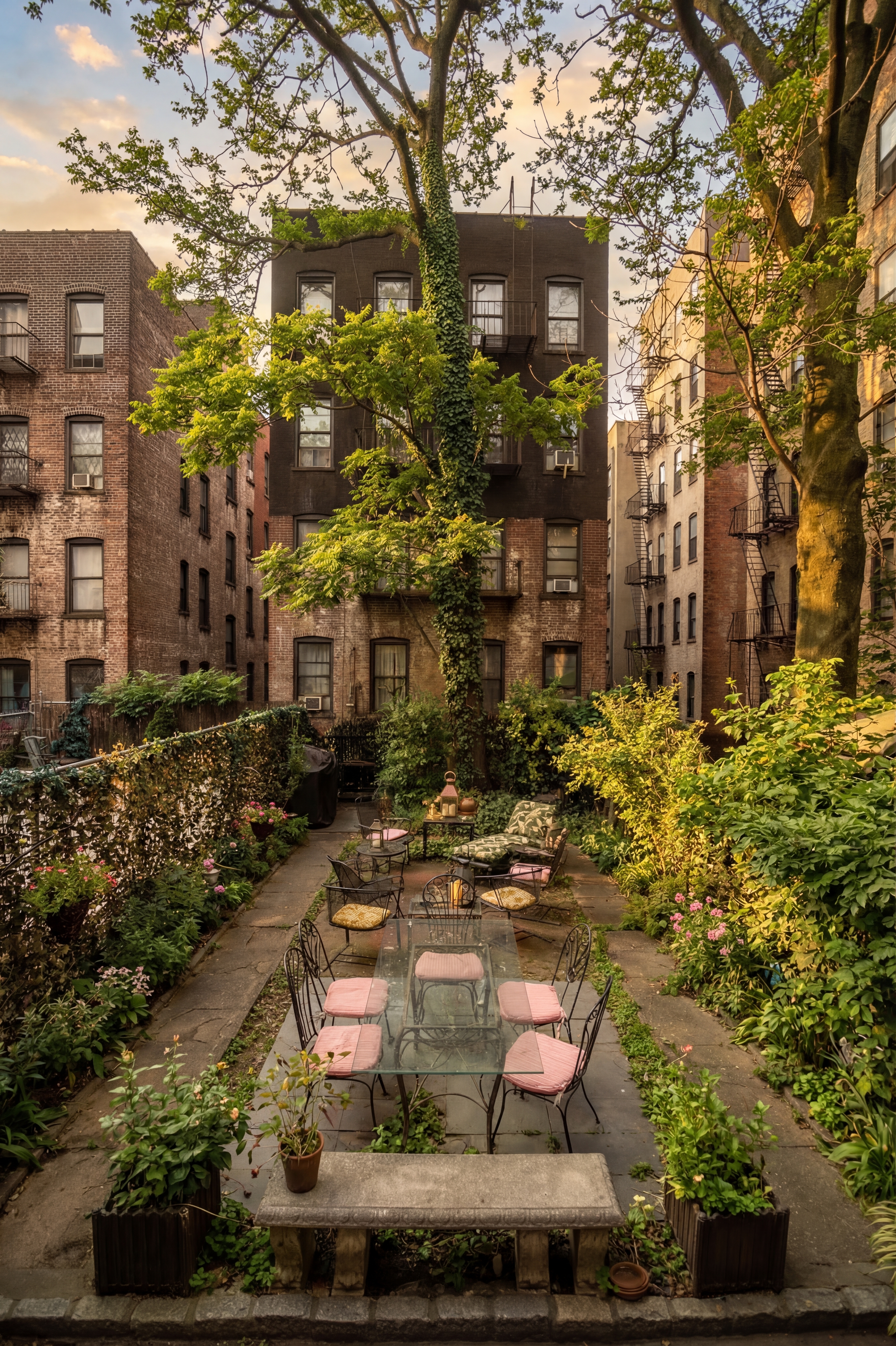 426 West 160th Street Manhattan, NY 10032 - Photo 31 of 33 a building view with lot of plants