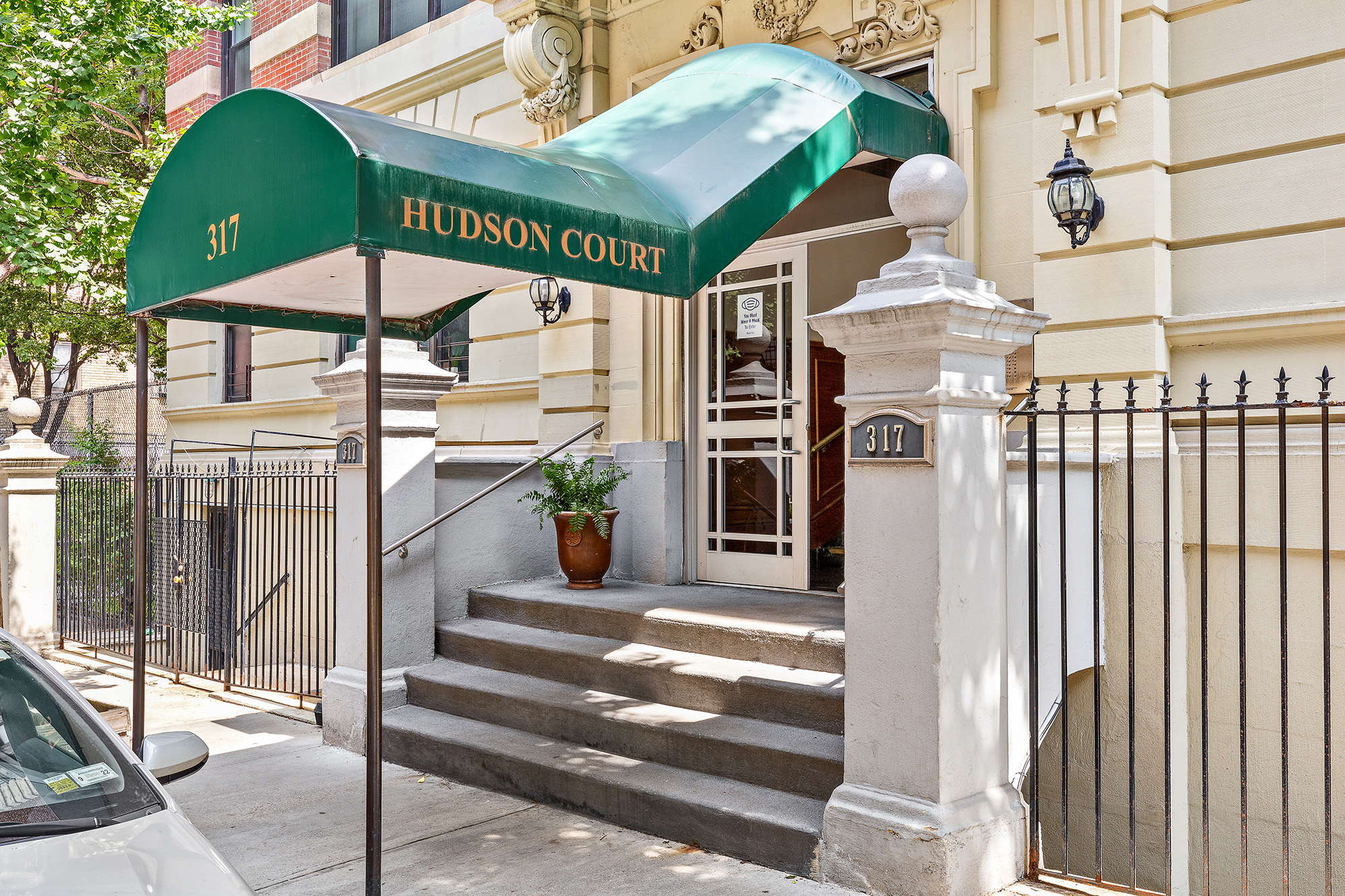 317 West 95th Street, Unit 1C Manhattan, NY 10025 - Photo 8 of 9